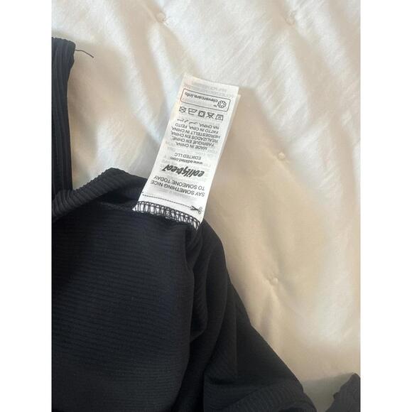 NWT Edikted High Cut Ribbed V Neck Bodysuit Sz Small - Picture 13 of 14